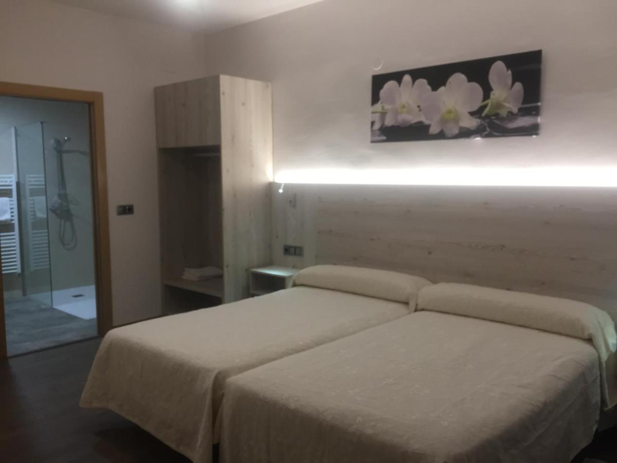 Hostal Pirineos Aínsa-Sobrarbe Extérieur photo