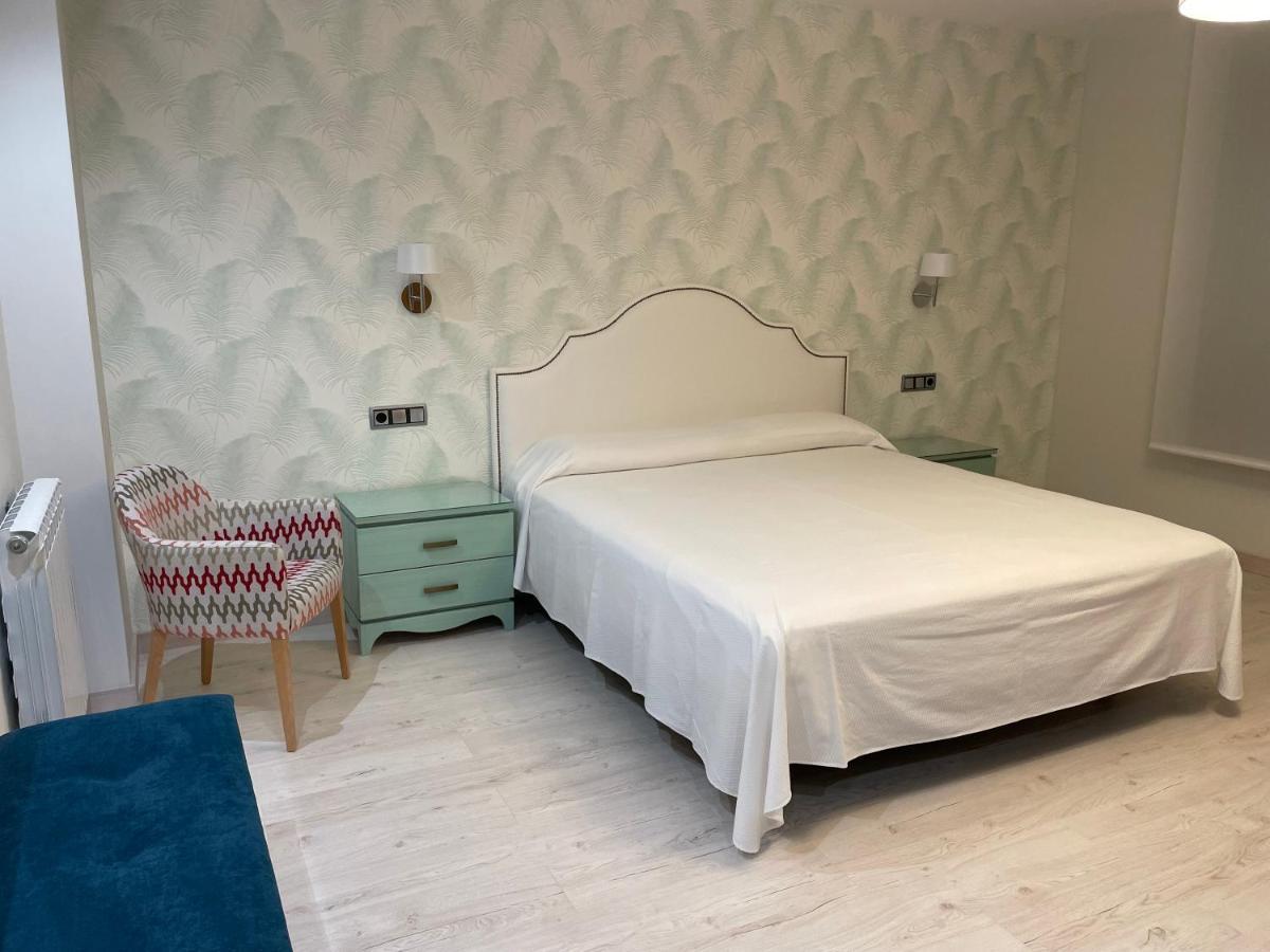 Hostal Pirineos Aínsa-Sobrarbe Extérieur photo