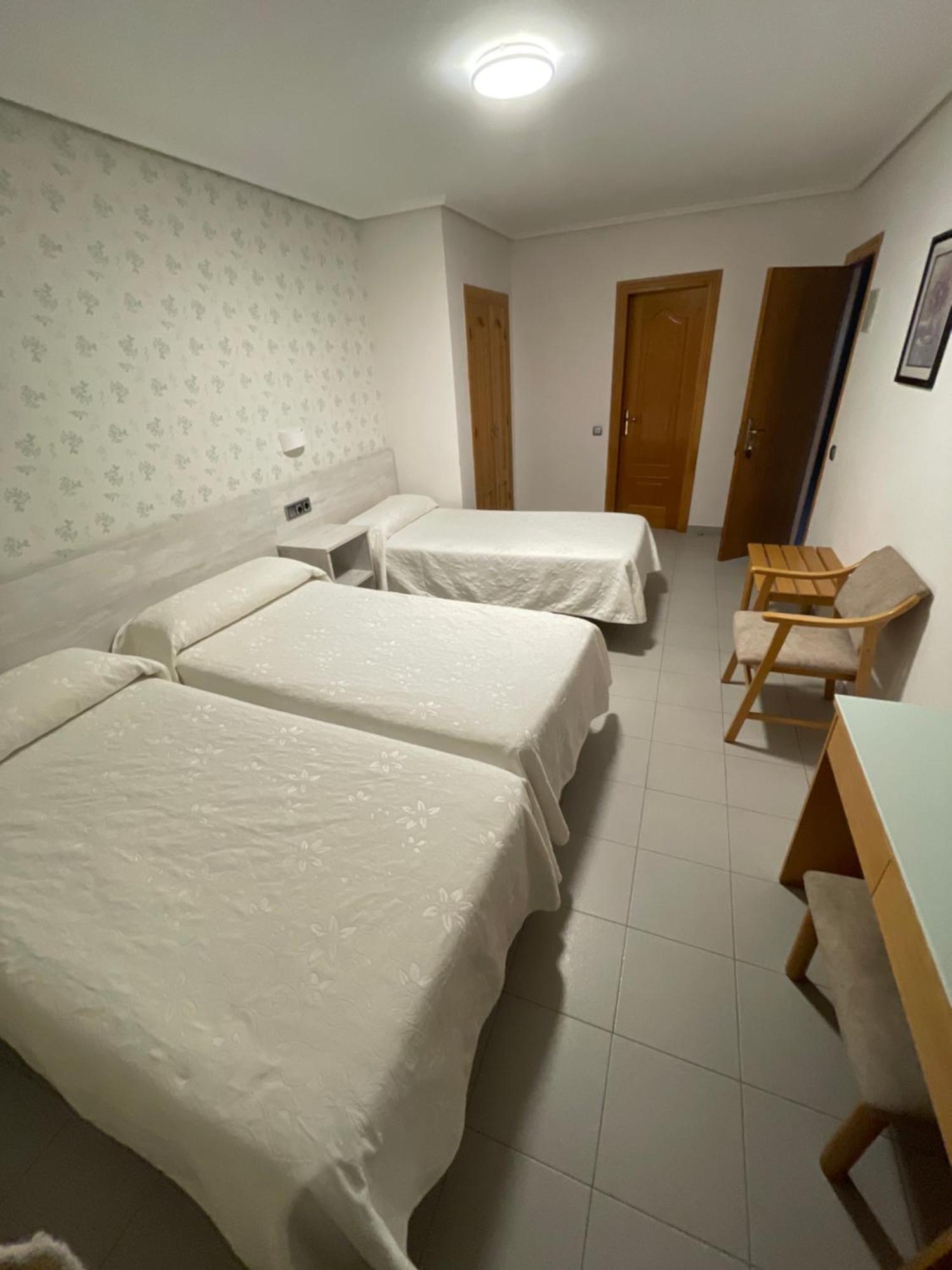 Hostal Pirineos Aínsa-Sobrarbe Extérieur photo