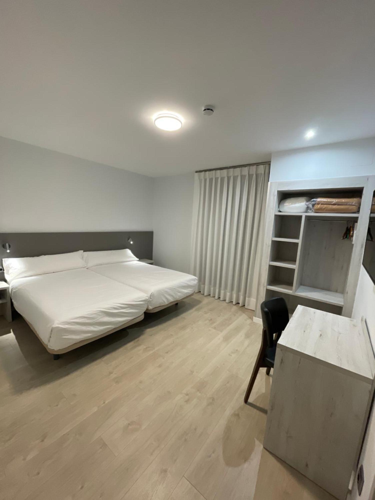 Hostal Pirineos Aínsa-Sobrarbe Extérieur photo