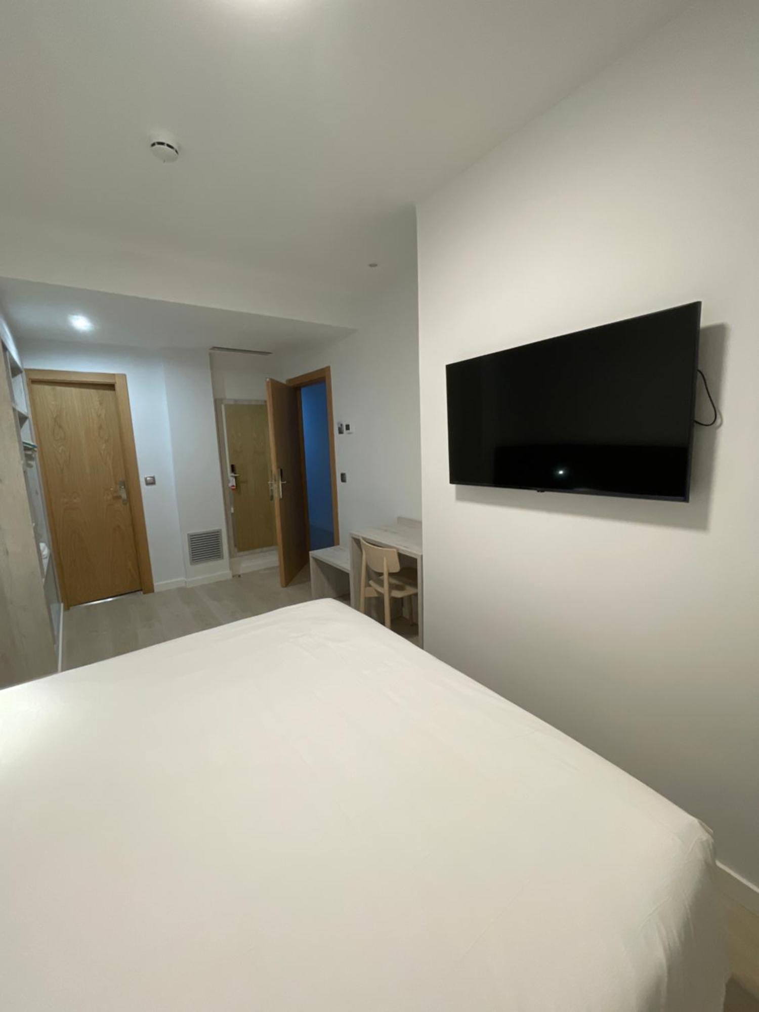 Hostal Pirineos Aínsa-Sobrarbe Extérieur photo