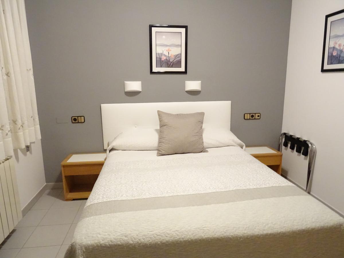 Hostal Pirineos Aínsa-Sobrarbe Extérieur photo