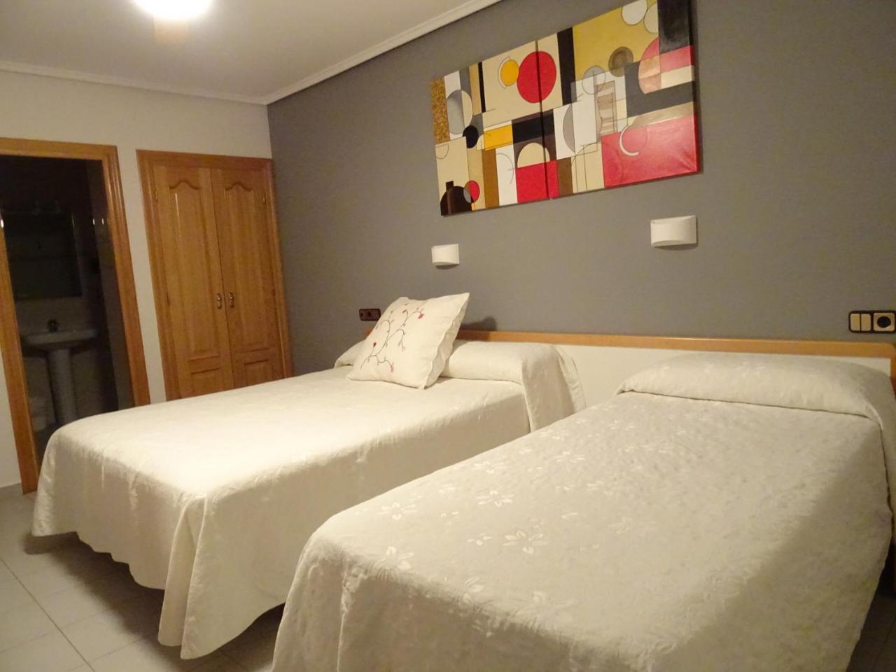 Hostal Pirineos Aínsa-Sobrarbe Extérieur photo