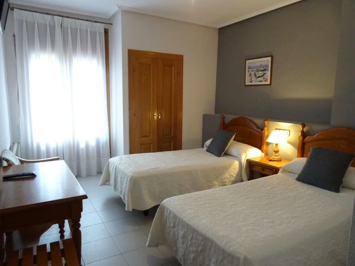 Hostal Pirineos Aínsa-Sobrarbe Extérieur photo